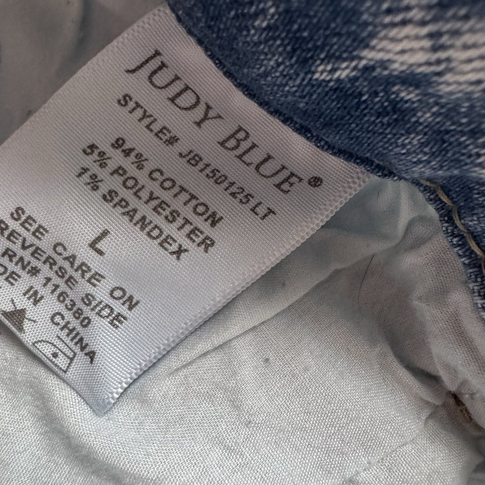 Judy Blue Cherry Embroidered Acid Wash High Rise Cutoff Denim Shorts Sz L - Picture 3 of 6